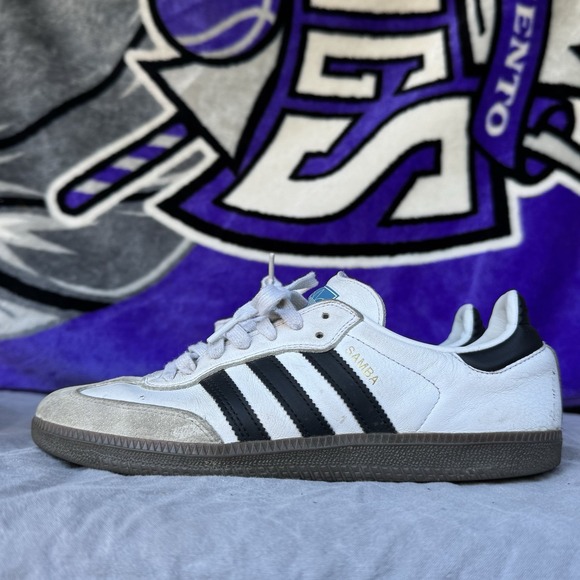 Size 8.5 - adidas Samba ADV Skateboarding Shoe  White Black Gum Men's GZ8477 - Picture 1 of 11